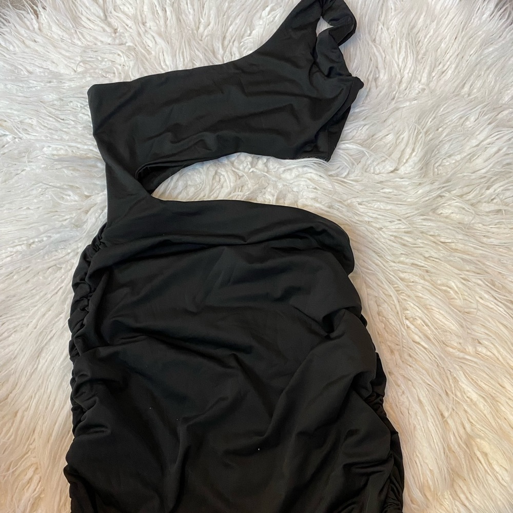 Black cut out dress - Picture 2 of 4